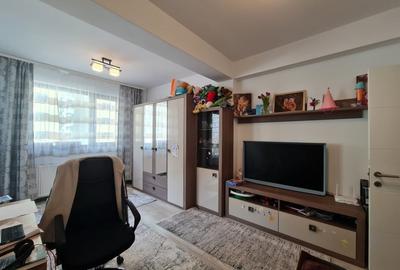 Apartament cu 2 camere decomandat, mobilat în Tractorul - 1