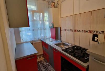 Garsonieră decomandată în Central