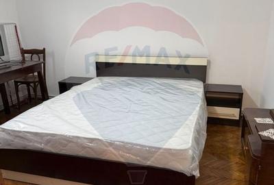 Apartament cu 3 camere de închiriat - 10