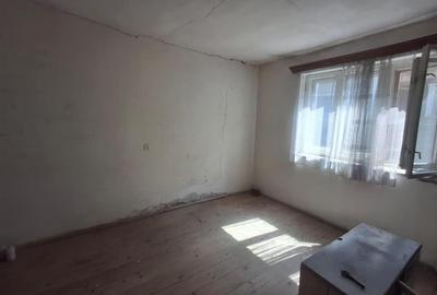 Apartament la casa 2 camere pivnita parcare zona Terezian - 2