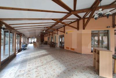 Casă cu 4 camere în Central - 2
