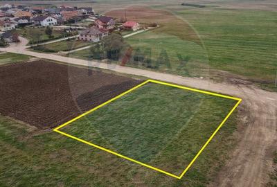 Teren de 405 mp, în Partoș