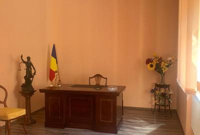 Birou 3 camere, complet renovat și mobilat, zona centrală – str. Paul Chinezu - 1
