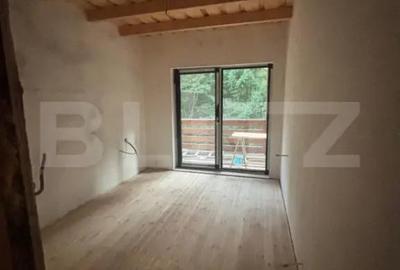 Casă cu 7 camere cu Teren 1170 Mp în Colibița - 1