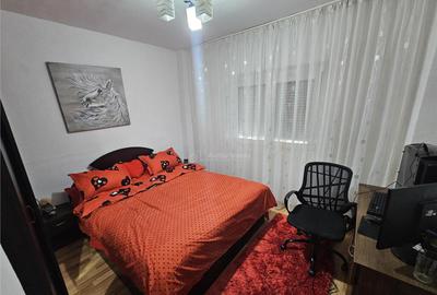 Resita, 3 Cam. Cf. 1, Et. 1, Bulevard, Micro 4 - 7