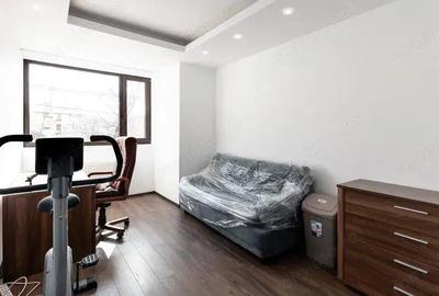 De inchiriat Vila cu 3 camere Crangasi - 2