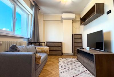 Garsonieră decomandată, mobilată în P-ța Victoriei - 1