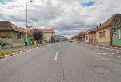 Casa spatioasa cu teren generos, in zona centrala a Sacelelor - 23