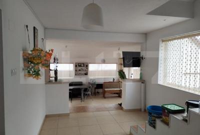 Casă cu 5 camere cu Teren 420 Mp în Central - 1