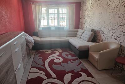 Apartament cu 3 camere decomandat în Pietroasa - 1