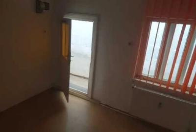 Casă cu 4 camere în Central - 4