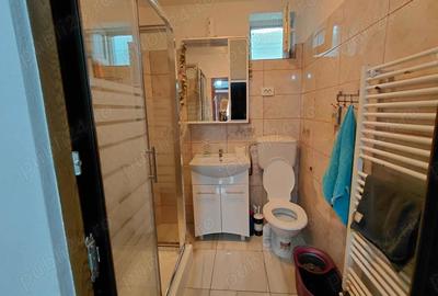 Casa la curte comuna cu oamenii serio?i chiar de treaba 7 familii dar pu?inefamilii sunt - 2