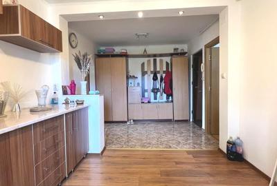 Apartament cu 2 camere decomandat în Est - 1