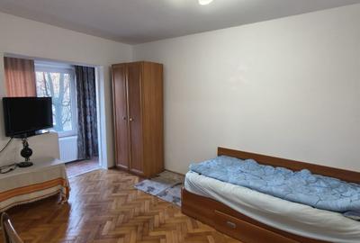 Apartament cu 3 camere decomandat în Girocului - 6