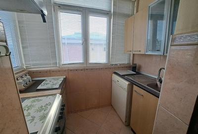 Apartament cu 2 camere decomandat în Sărari