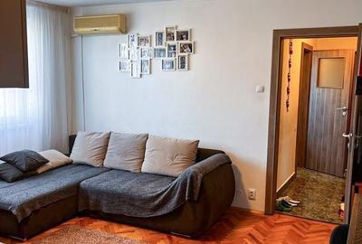 Apartament cu 3 camere semidecomandat, mobilat în Ștefan cel Mare