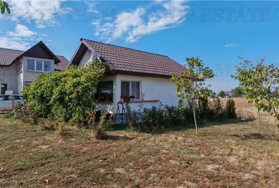 Ferma 3,3ha, din care 2,5ha intravilan, vila 7 camere, D+P+E+M, casa pentru munc Ferma 3,3ha, din care 2,5ha intravilan, vila 7 camere, D+P+E+M, casa pentru munc - 2