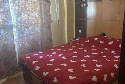 Apartament cu 4 camere decomandat în Confecții - 3