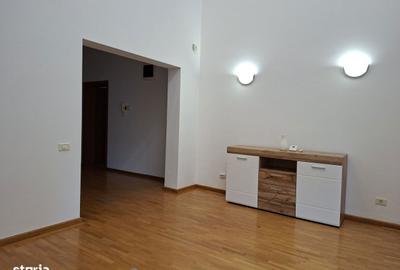Casă cu 6 camere cu Teren 700 Mp în Iancu Nicolae