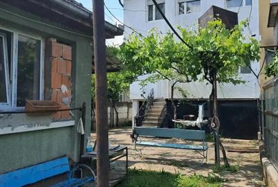 Casă cu 5 camere cu Teren 5 Mp în Central - 5