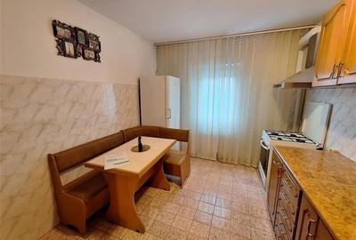 Apartament cu 3 camere decomandat în Mioriței - 2