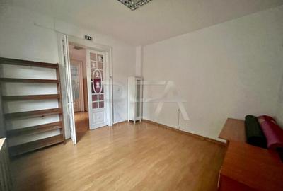 Casă cu 8 camere cu Teren 250 Mp în Parcul Carol