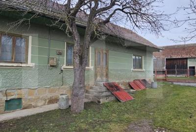Casă cu 2 camere cu Teren 1223 Mp în Bicfalău