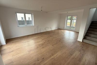 Casă individuală cu 4 camere cu Canalizare în Sânpetru - 8