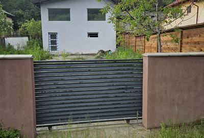 Casă cu 3 camere în Mărăcineni - 2