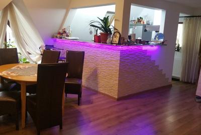 Casă individuală cu 16 camere în Schei