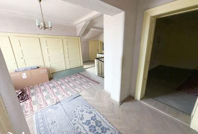 Casă cu 5 camere cu Teren 990 Mp în Central - 8