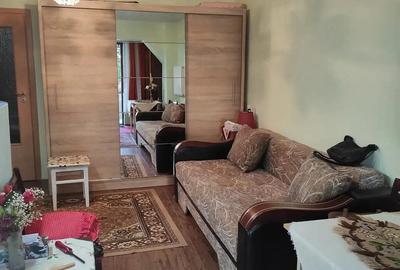 Garsoniera cu balcon la parter zona Gojdu - 1