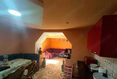 Casă cu Teren 260 Mp în Muncitoresc