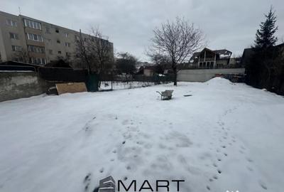 Teren de 350 mp, în Tractorul - 4