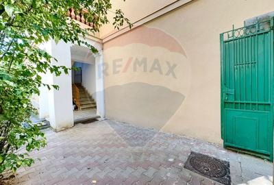 Casă / Vilă cu 6 camere de vânzare în zona Elisabetin - 2