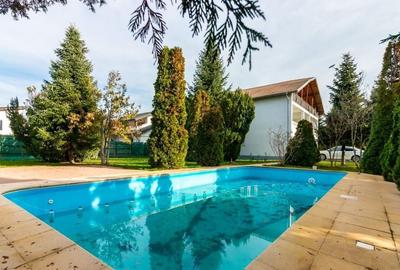 Casă individuală cu 8 camere cu Garaj în Snagov