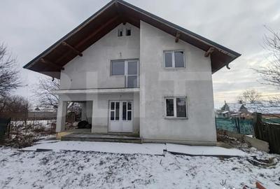 Casă cu 7 camere cu Teren 603 Mp în Central - 1