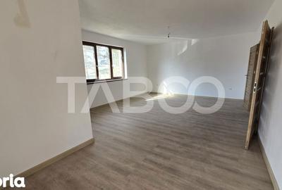 Spațiu comercial, de 120 mp, în Cristian