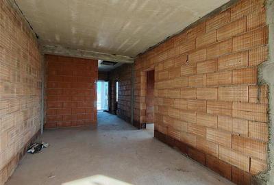 Duplex cu 3 camere cu Canalizare în Moșnița Nouă - 3