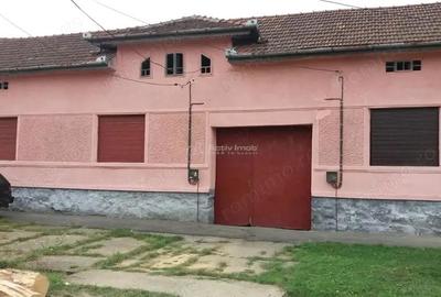 Valisoara, Casa la curte si Teren 3040 Mp, 10 minute de Caransebes - 5