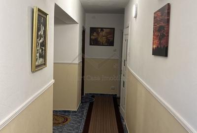 Apartament cu 4 camere decomandat în Dacia