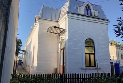 Casă cu 4 camere cu Canalizare în Central - 13