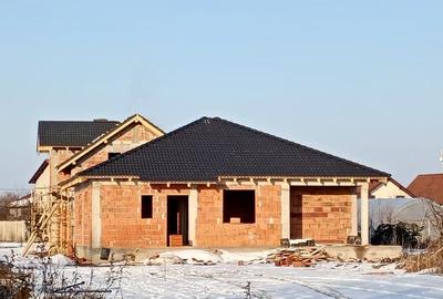 Casă cu Teren 250 Mp în Central