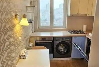Apartament cu 2 camere decomandat în Titan