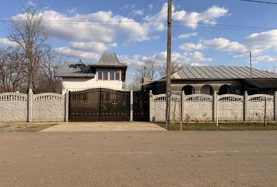 Casă cu 4 camere în Central