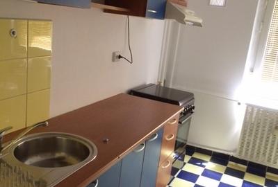 Garsonieră decomandată, mobilată în Unirii