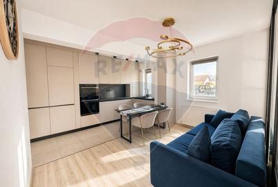 Apartament cu 2 camere semidecomandat, mobilat în Tractorul - 2