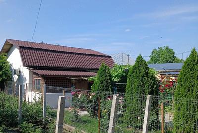 Casă cu Teren 300 Mp în Central - 1