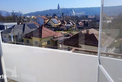 Apartament cu 2 camere decomandat în Central - 1