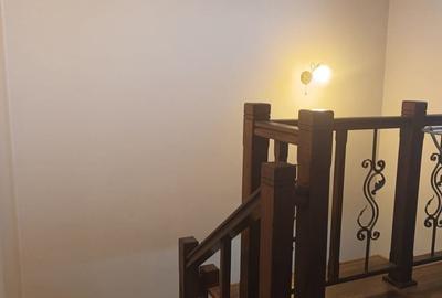 Casă cu 5 camere cu Teren 530 Mp în Central - 8